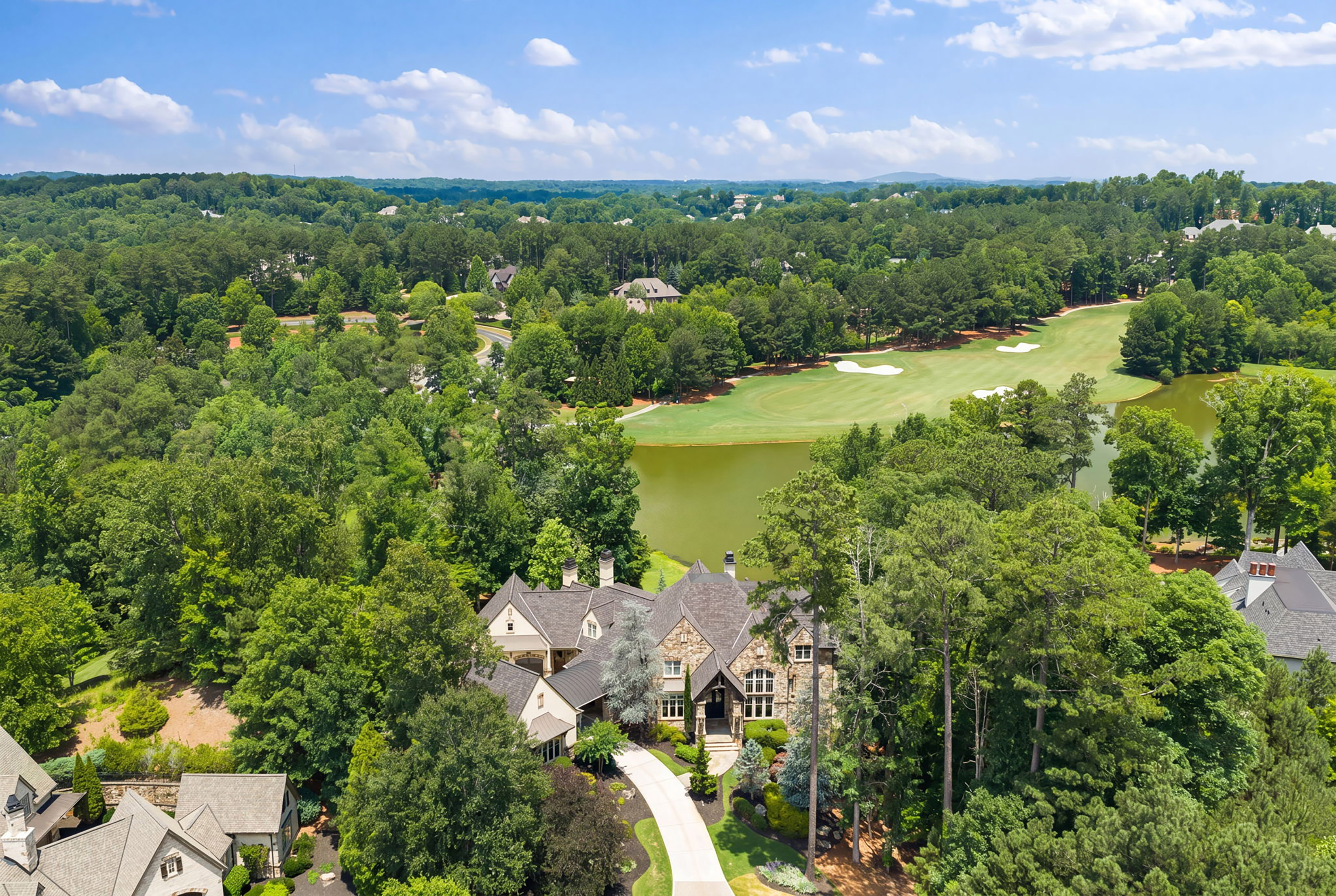  Extraordinary European Manor on Picturesque Cul-de-sac with Lake and Golf Views - 物件實景