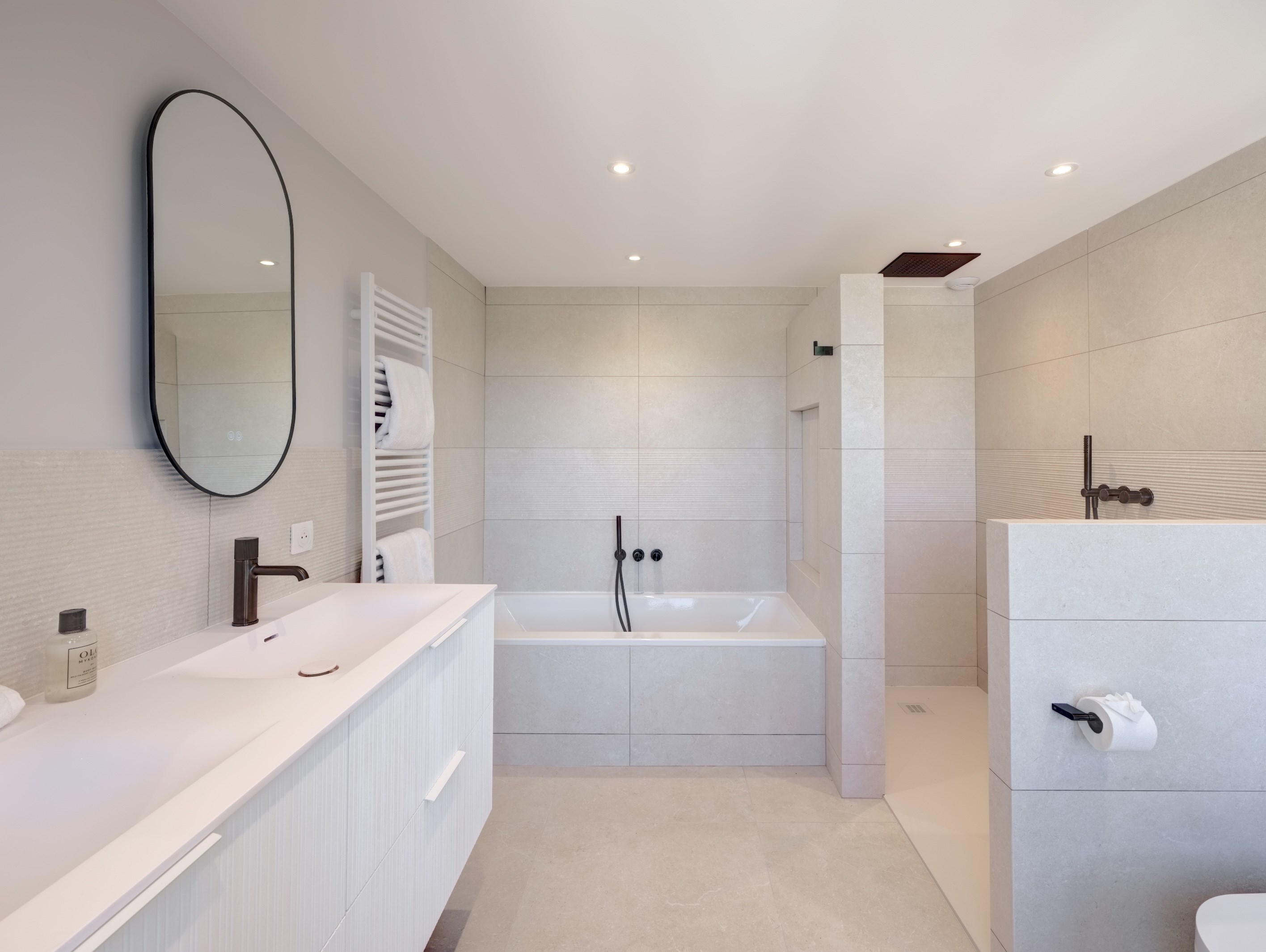  Renovated villa with sea view for sale in Super Cannes Vallauris - 物件實景