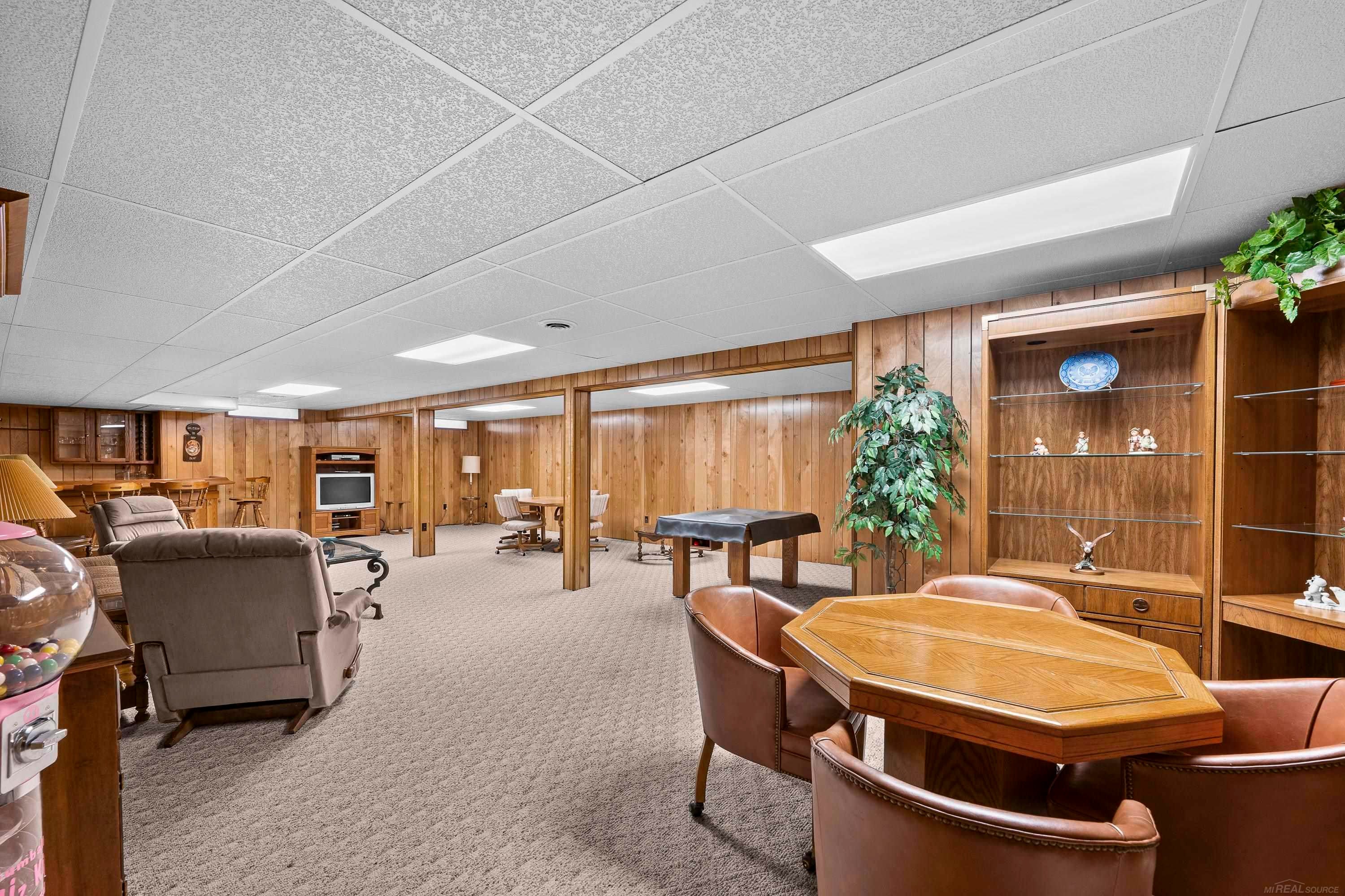 Rochester Hills, Michigan, 48307, United States, 2 Bedrooms Bedrooms, ,4 BathroomsBathrooms,Residential,For Sale,1980077