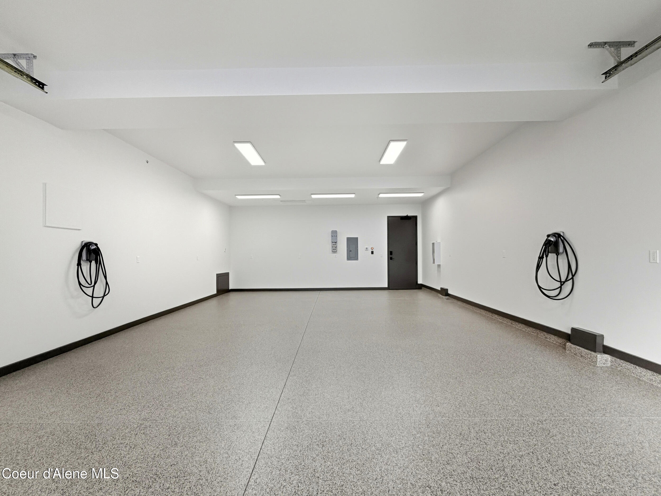 Coeur d'Alene, Idaho, 83814, United States, 3 Bedrooms Bedrooms, ,4 BathroomsBathrooms,Residential,For Sale,2017991