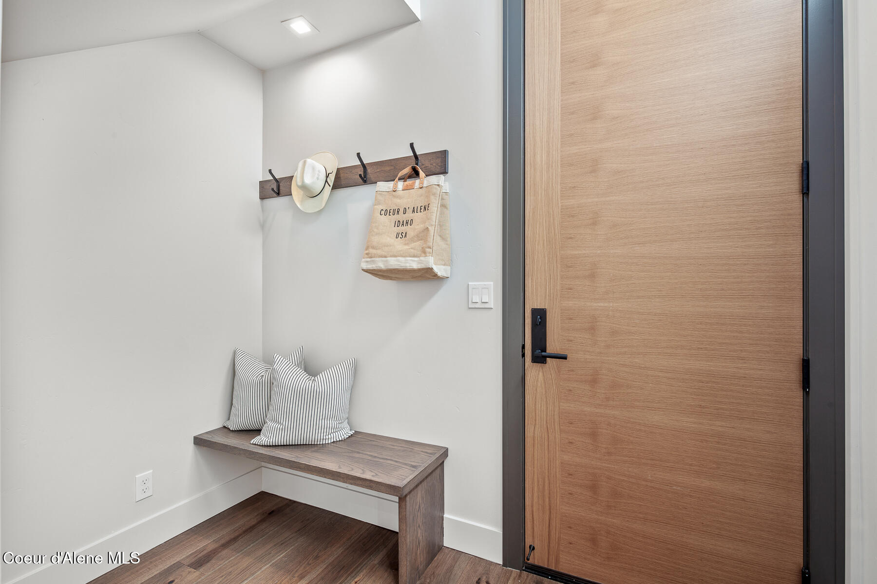 Coeur d'Alene, Idaho, 83814, United States, 3 Bedrooms Bedrooms, ,4 BathroomsBathrooms,Residential,For Sale,1983966