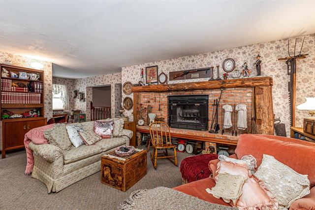 Galena, Illinois, 61036, United States, 4 Bedrooms Bedrooms, ,2 BathroomsBathrooms,Residential,For Sale,1885335