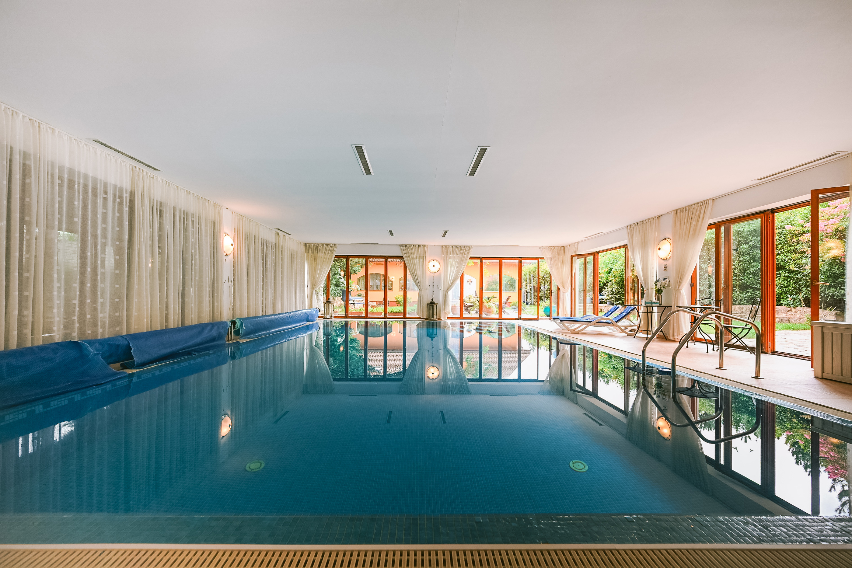  “La Conac” House, Versatile Estate with Heated Indoor Pool, Arad - 物件實景