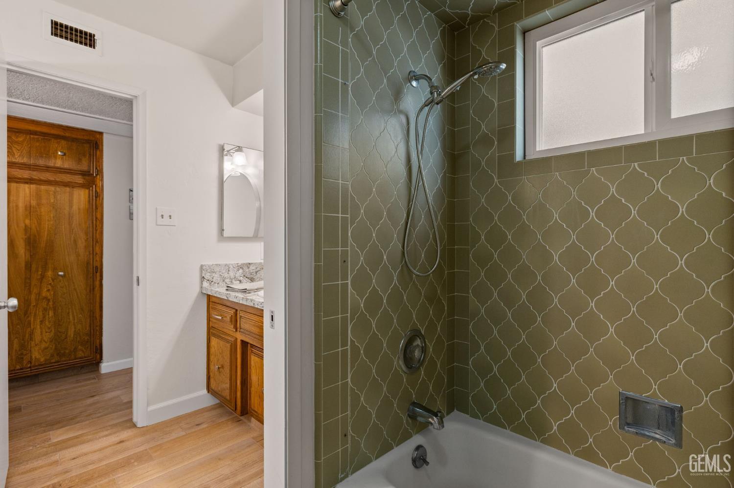 Bakersfield, California, 93309, United States, 3 Bedrooms Bedrooms, ,3 BathroomsBathrooms,Residential,For Sale,1882535