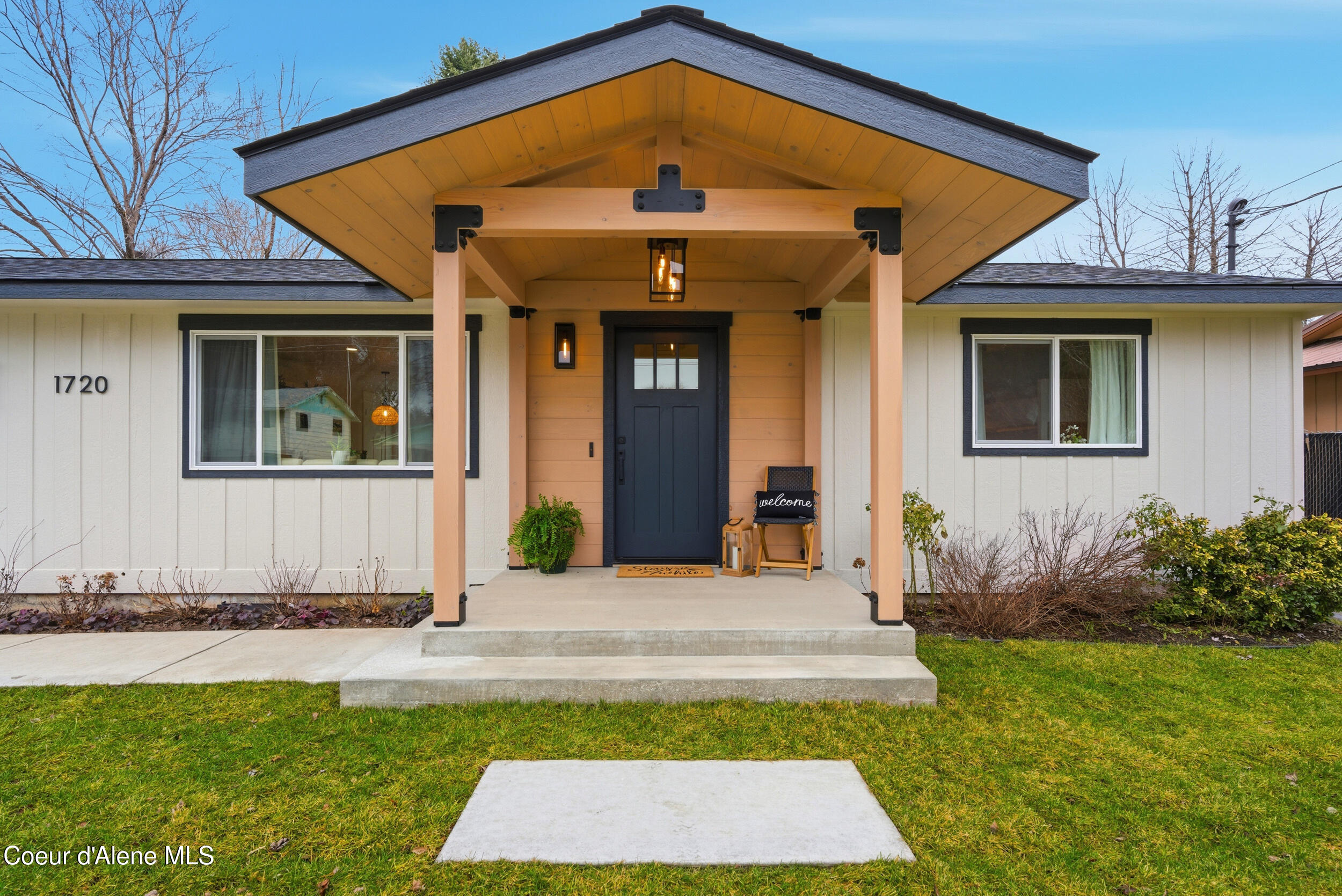 Coeur d'Alene, Idaho, 83814, United States, 2 Bedrooms Bedrooms, ,1 BathroomBathrooms,Residential,For Sale,2010997