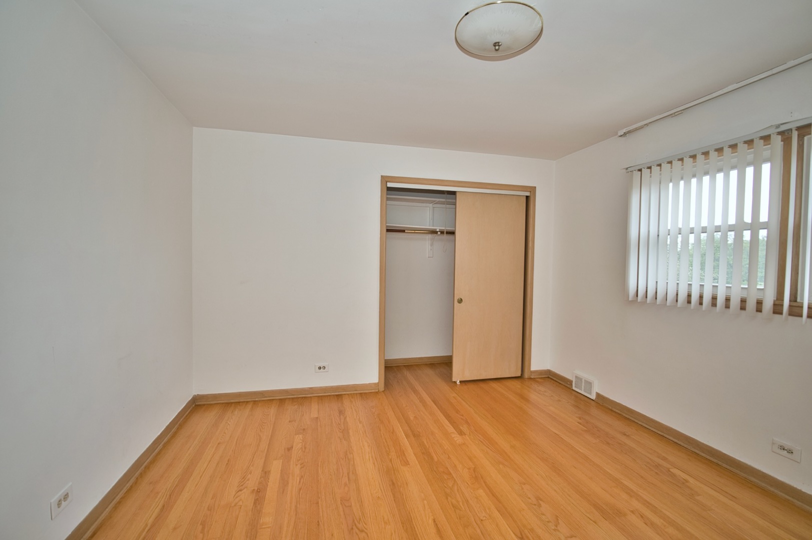 Lincolnwood, Illinois, 60712, United States, 8 Bedrooms Bedrooms, ,Residential,For Sale,1984264