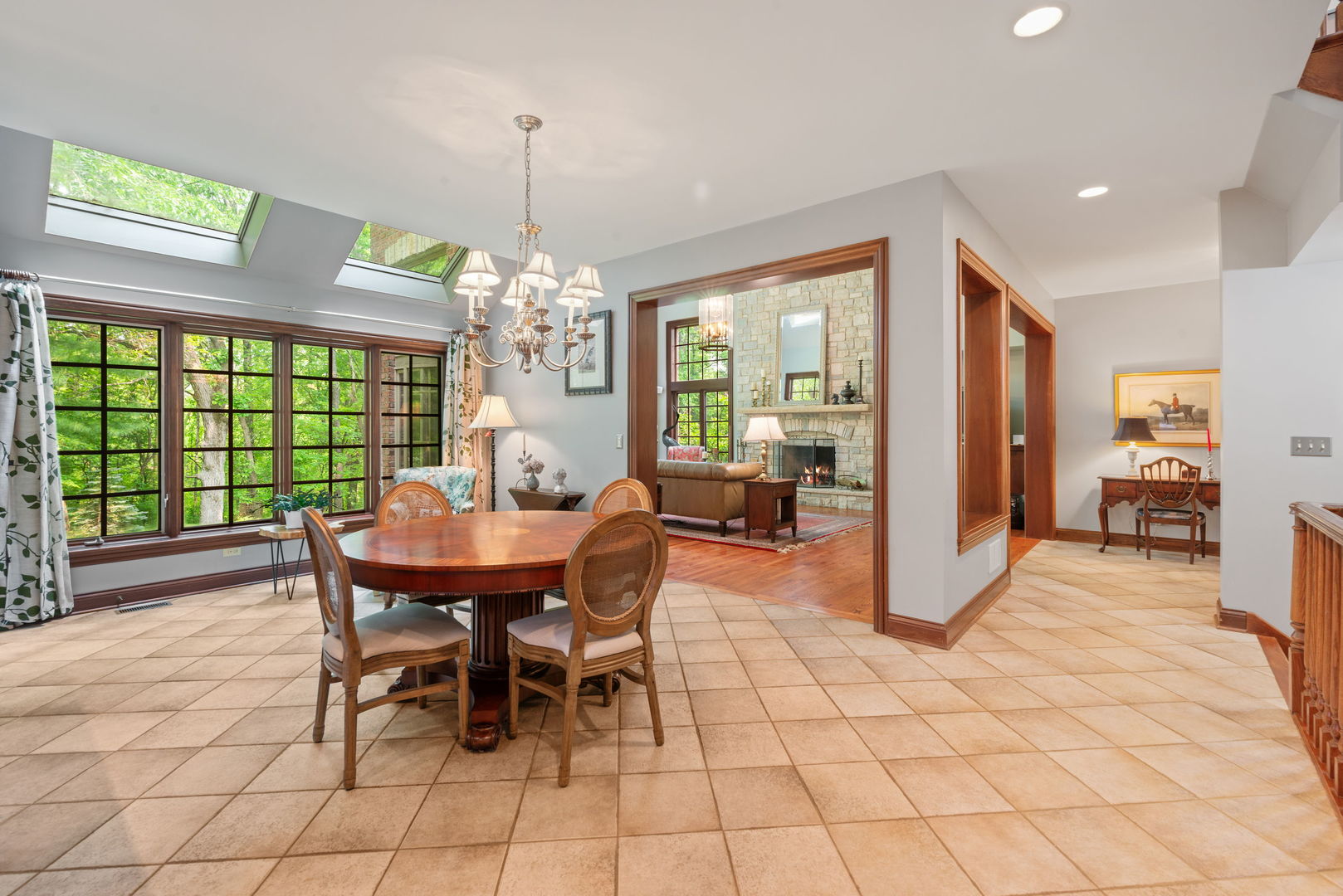 St. Charles, Illinois, 60175, United States, 4 Bedrooms Bedrooms, ,5 BathroomsBathrooms,Residential,For Sale,1848567