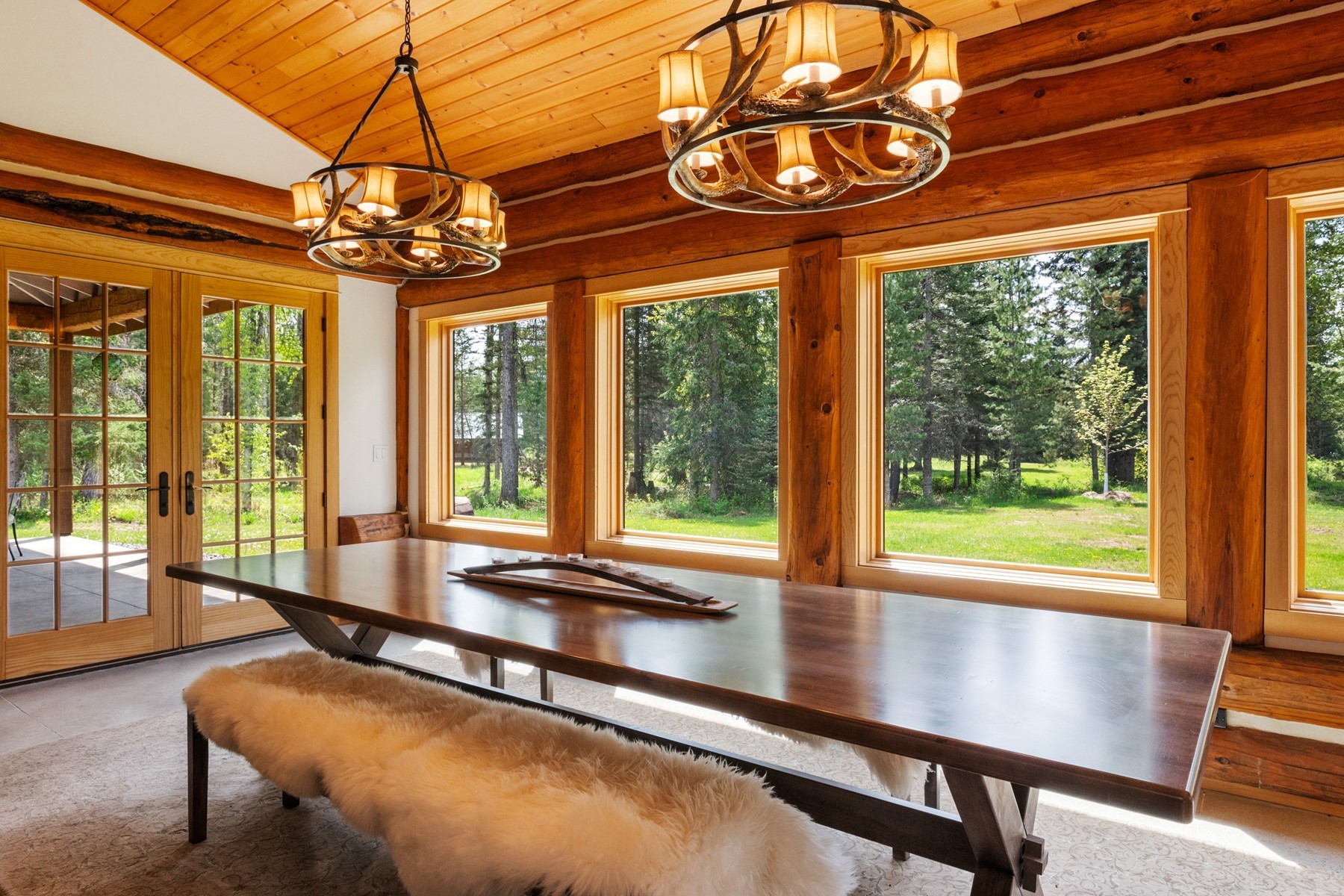  Riverfront Estate Ranch Property - 物件實景