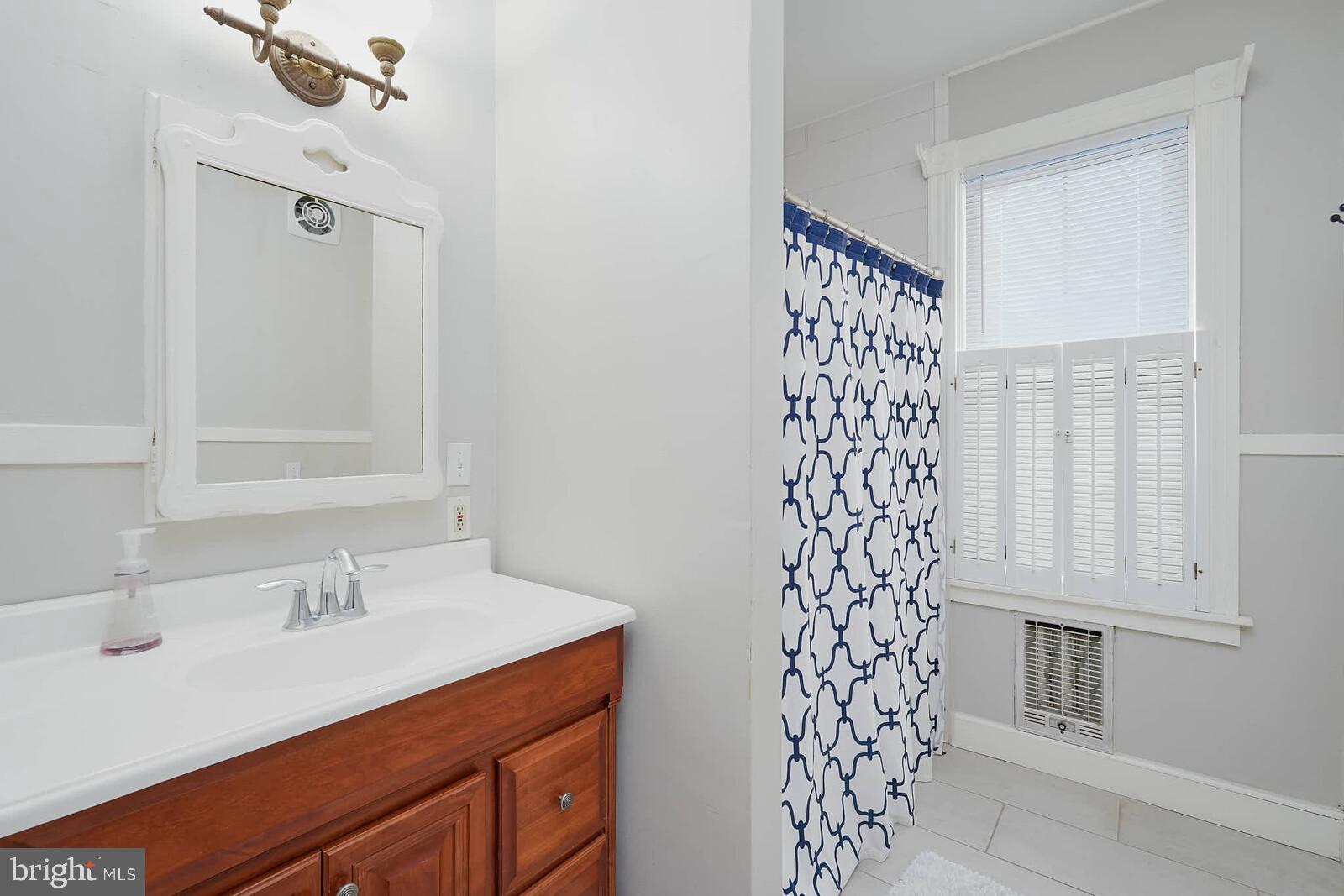 Annapolis, Maryland, 21401, United States, ,Residential,For Sale,2002475