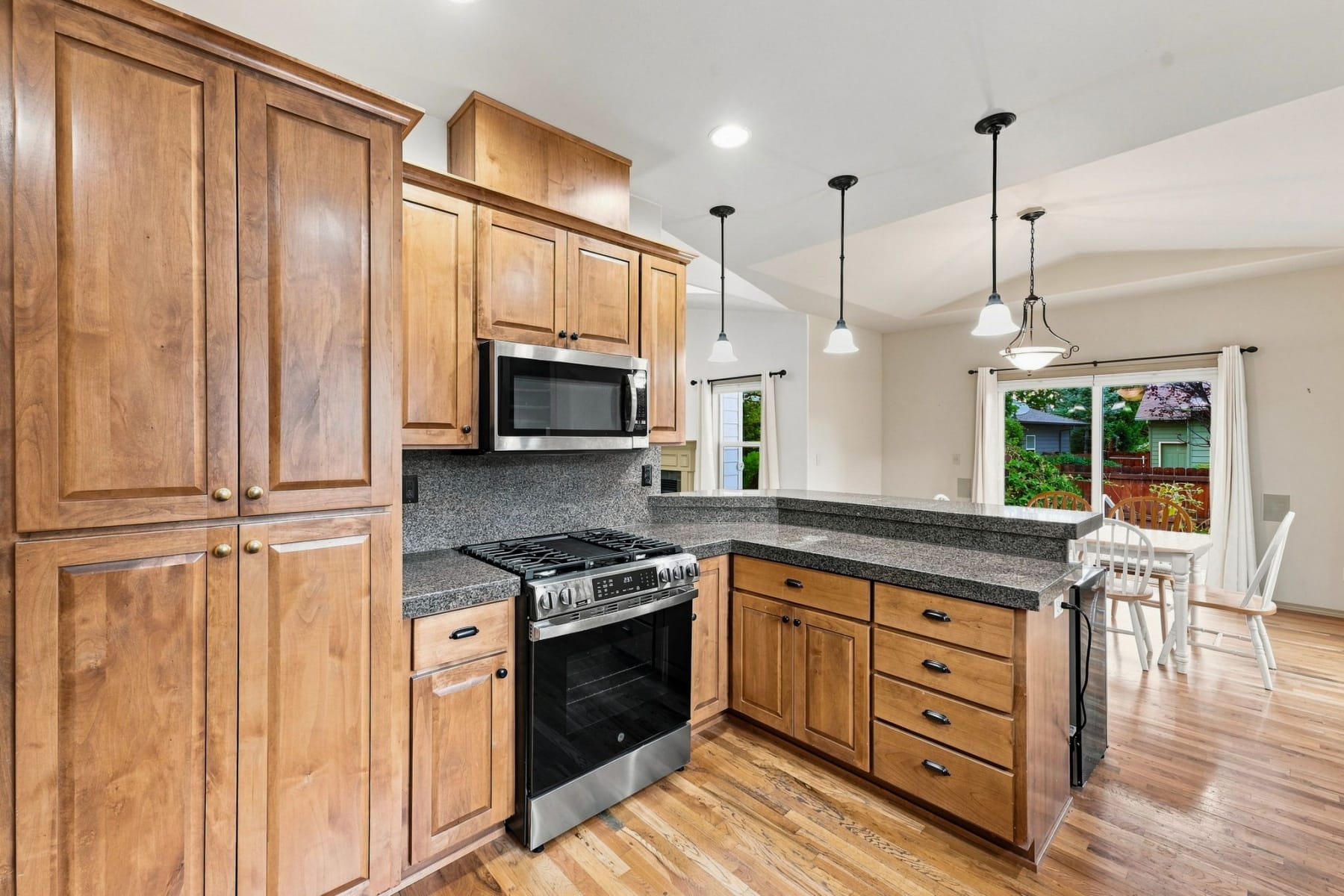  2234 SE Pilatus Lane Bend, OR 97702 - 物件實景