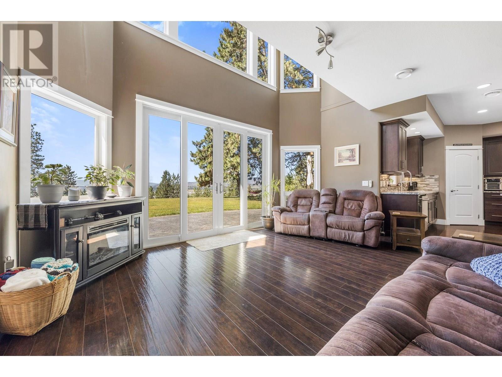 KELOWNA, British Columbia, V1X 7V3, CA, 4 Bedrooms Bedrooms, ,2 BathroomsBathrooms,Residential,For Sale,1948769