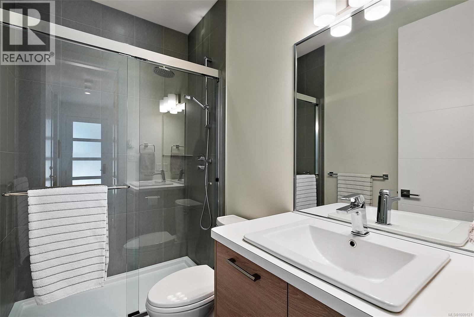 CENTRAL SAANICH, British Columbia, V8M 2G2, CA, 3 Bedrooms Bedrooms, ,4 BathroomsBathrooms,Residential,For Sale,1907005