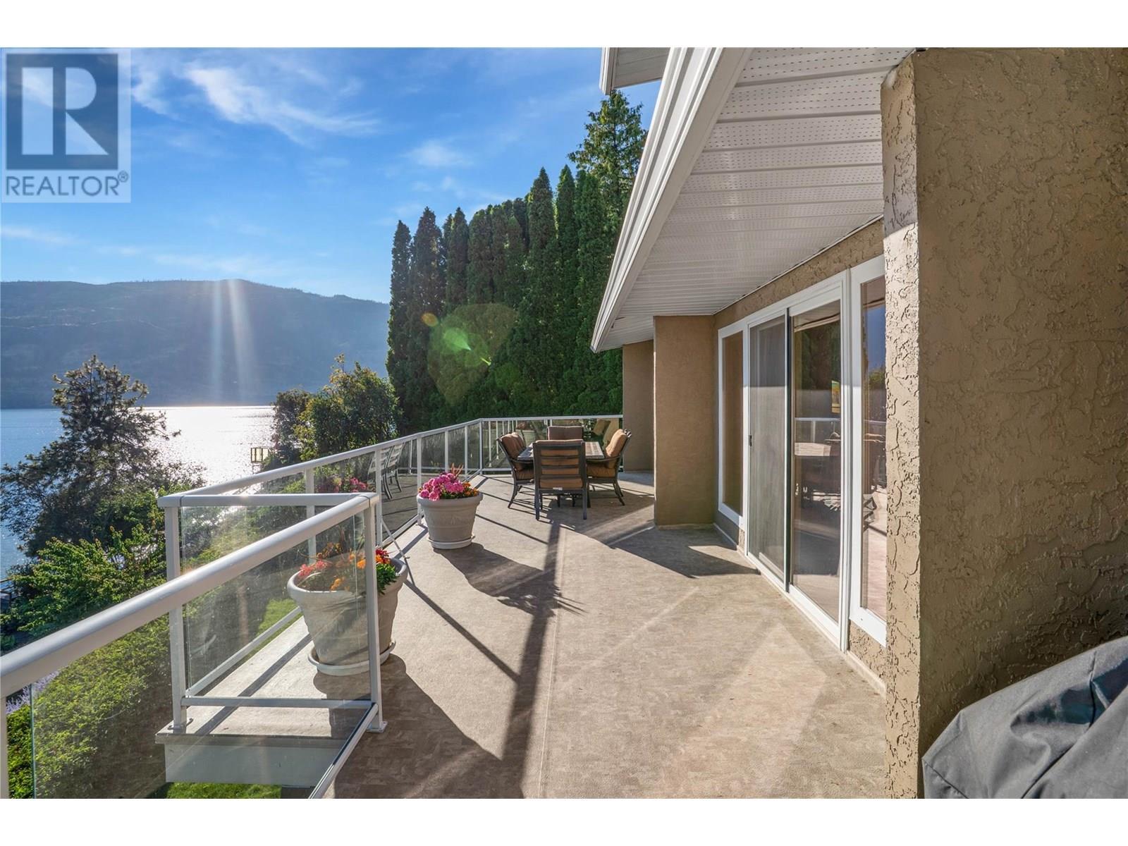 KELOWNA, British Columbia, V1V 2C3, CA, 5 Bedrooms Bedrooms, ,2 BathroomsBathrooms,Residential,For Sale,1911113