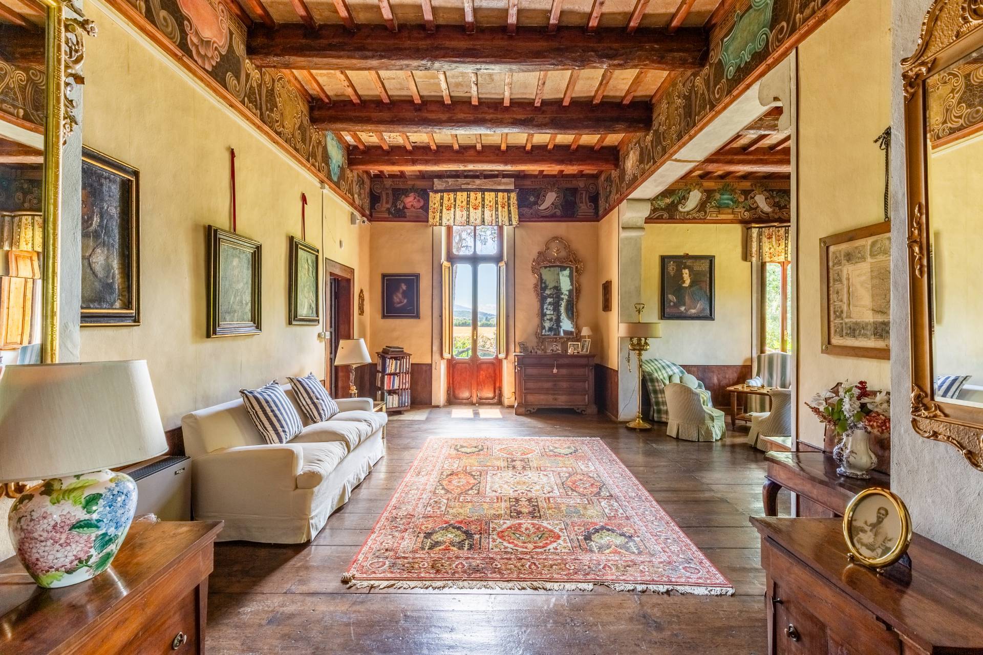 Perugia, Perugia, 06100, IT, 18 Bedrooms Bedrooms, ,5 BathroomsBathrooms,Residential,For Sale,1907420