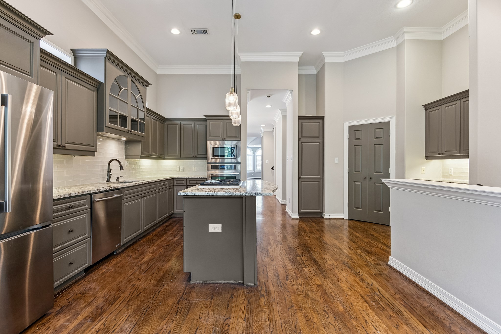  5417 Dickson Street B - 物件實景