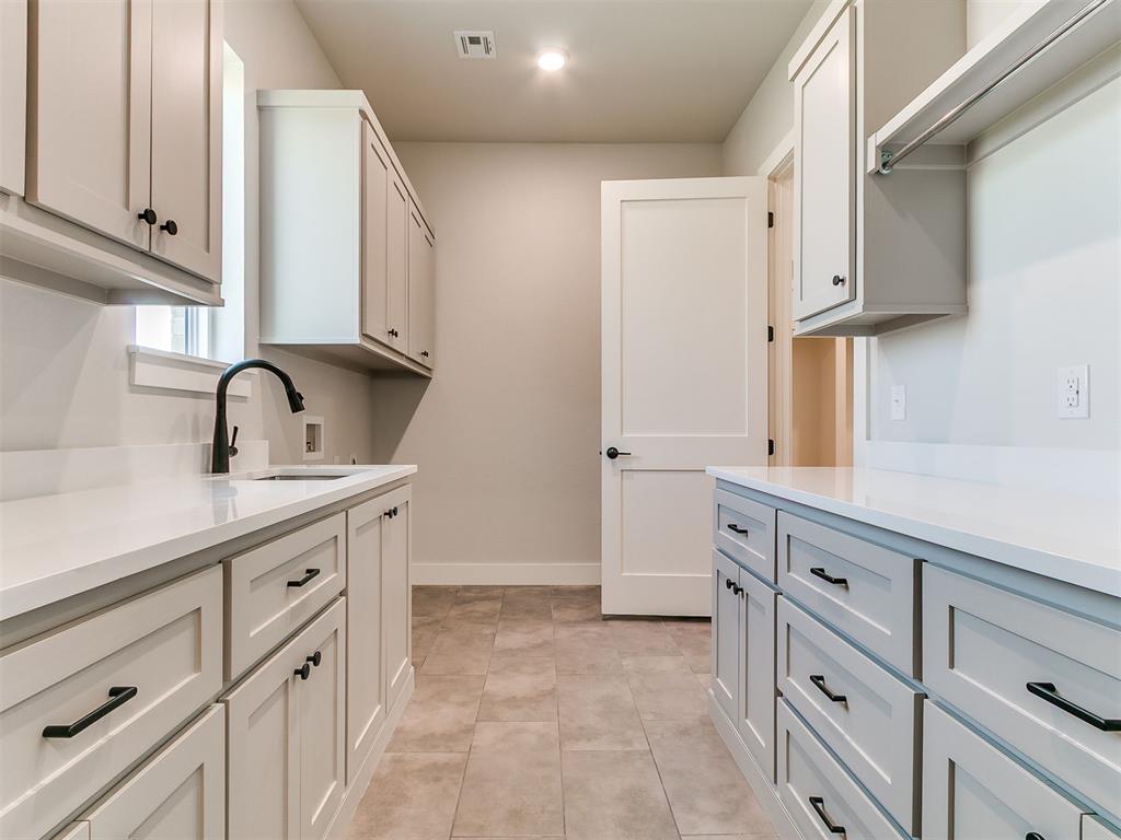 Edmond, Oklahoma, 73025, United States, 4 Bedrooms Bedrooms, ,4 BathroomsBathrooms,Residential,For Sale,1981952