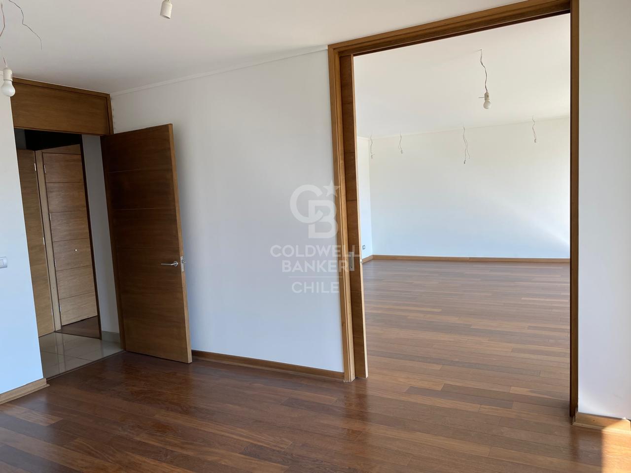 Las Condes, Chile, 4 Bedrooms Bedrooms, ,5 BathroomsBathrooms,Residential,For Sale,1856785
