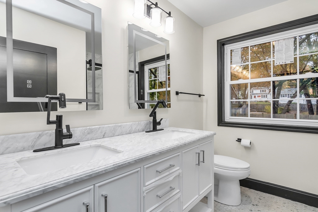 Billerica, Massachusetts, 01821, United States, 4 Bedrooms Bedrooms, ,3 BathroomsBathrooms,Residential,For Sale,1980011