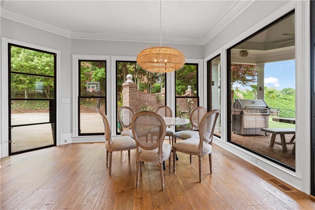 Suwanee, Georgia, 30024, United States, 5 Bedrooms Bedrooms, ,6 BathroomsBathrooms,Residential,For Sale,1822969