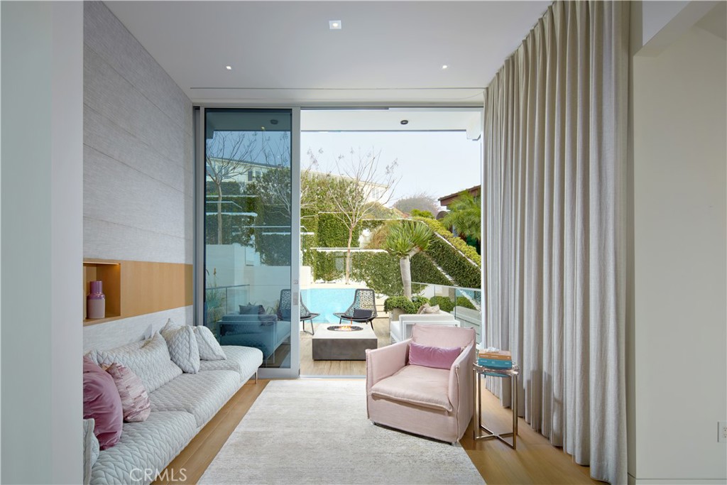 Laguna Beach, California, 92651, United States, 3 Bedrooms Bedrooms, ,4 BathroomsBathrooms,Residential,For Sale,1688637
