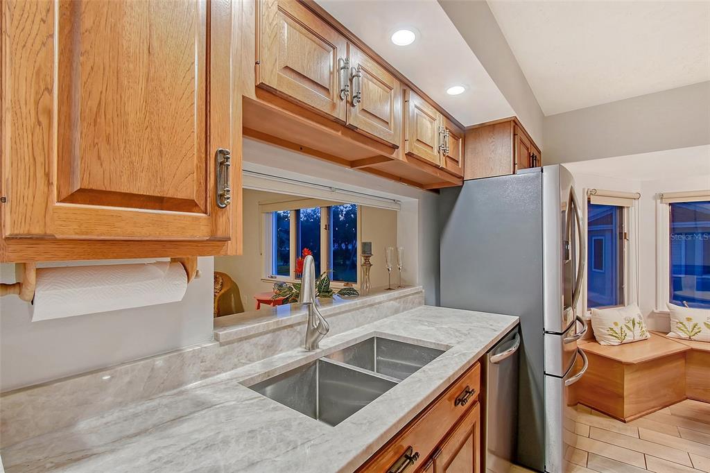 Bradenton, Florida, 34210, United States, 2 Bedrooms Bedrooms, ,3 BathroomsBathrooms,Residential,For Sale,1793424