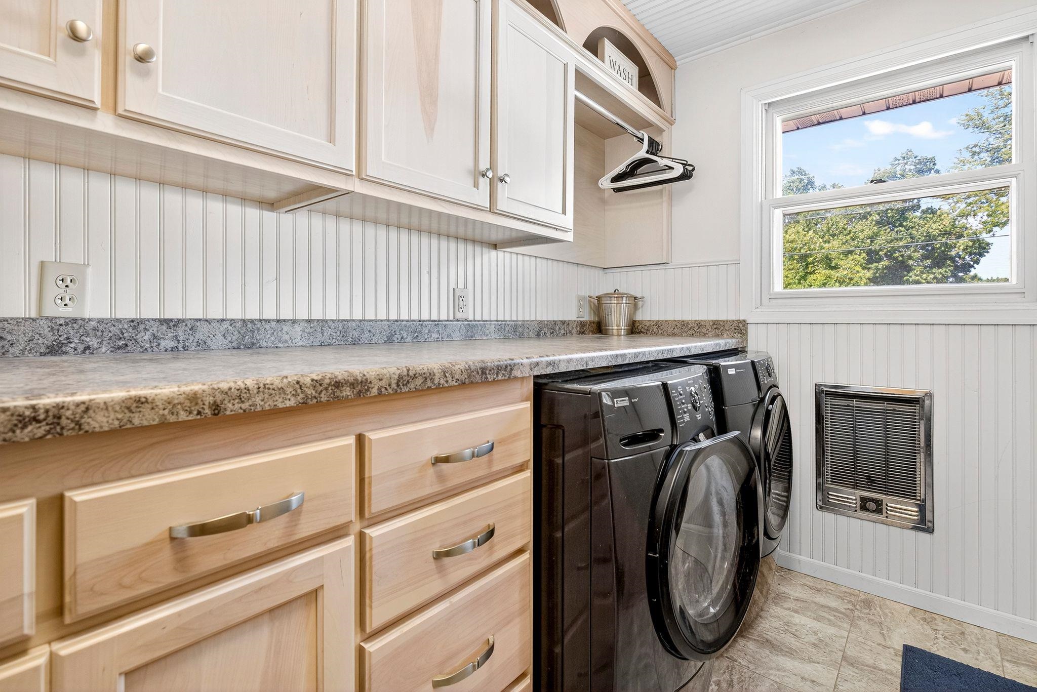 Hortonville, Wisconsin, 54944-9435, United States, 5 Bedrooms Bedrooms, ,4 BathroomsBathrooms,Residential,For Sale,1977478