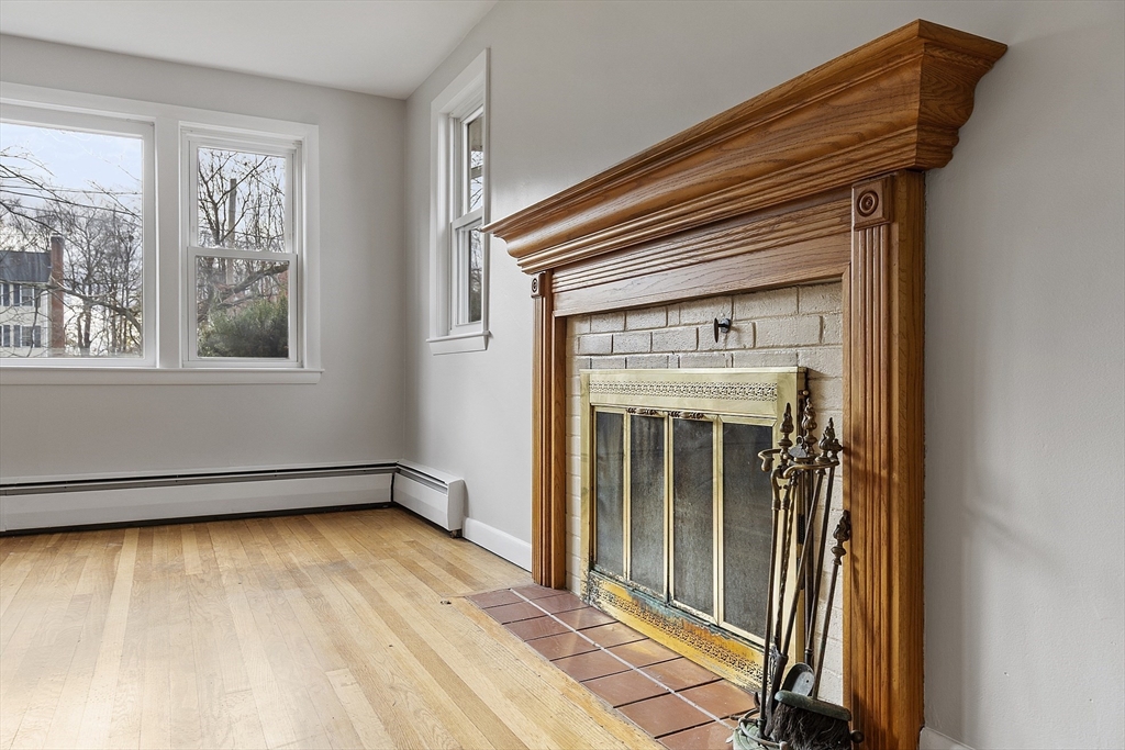 Littleton, Massachusetts, 01460, United States, 3 Bedrooms Bedrooms, ,1 BathroomBathrooms,Residential,For Sale,1991469