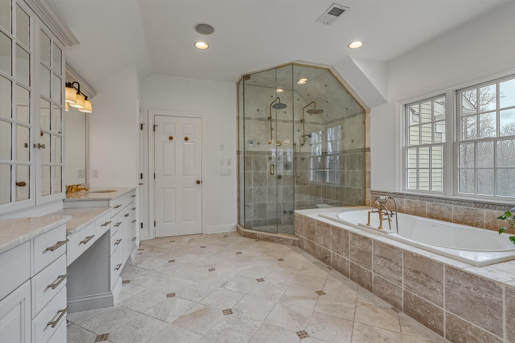  Custom Estate Home on Five Stunning Acres - 物件實景