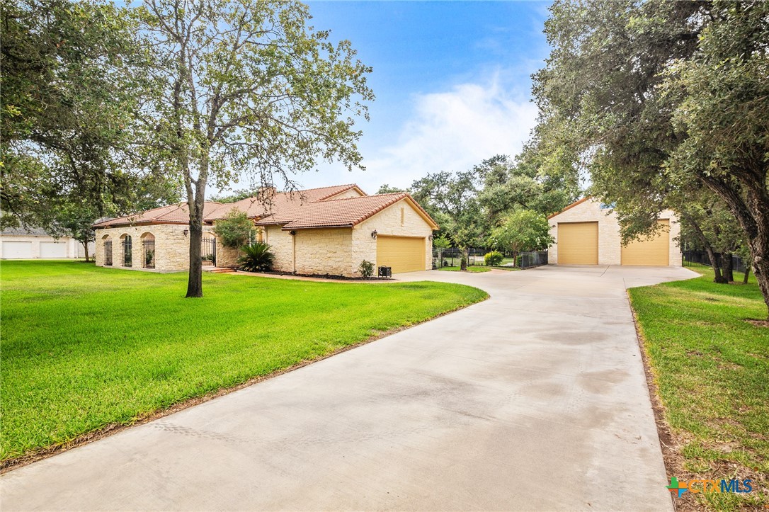 166 Post Oak Bend, Inez, Texas, 77968, United States, 5 Bedrooms Bedrooms, ,6 BathroomsBathrooms,Residential,For Sale,166 Post Oak Bend,1548599