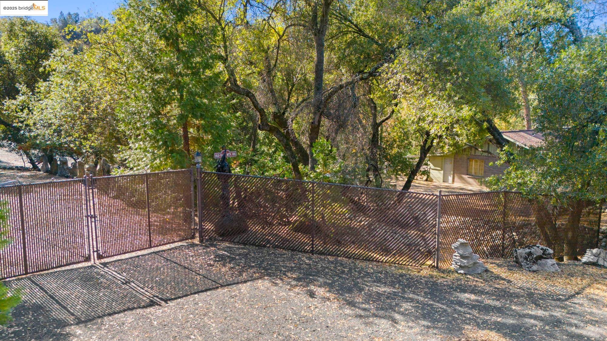 Sonora, California, 95370, United States, 5 Bedrooms Bedrooms, ,4 BathroomsBathrooms,Residential,For Sale,2006245