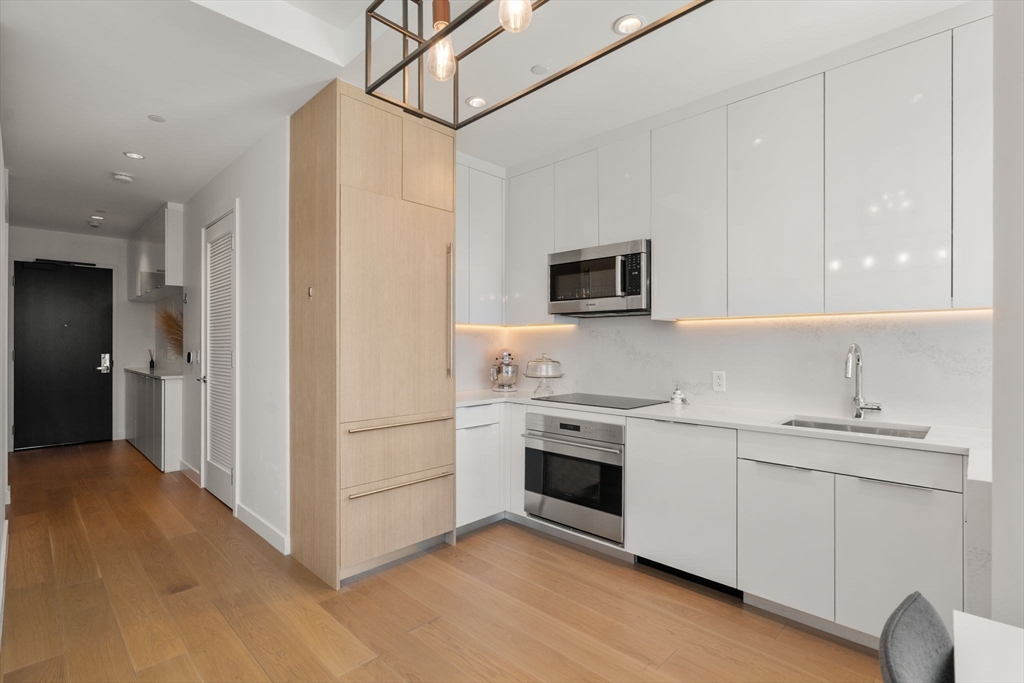 Boston, Massachusetts, 02215, United States, 1 Bedroom Bedrooms, ,1 BathroomBathrooms,Residential,For Sale,1938764