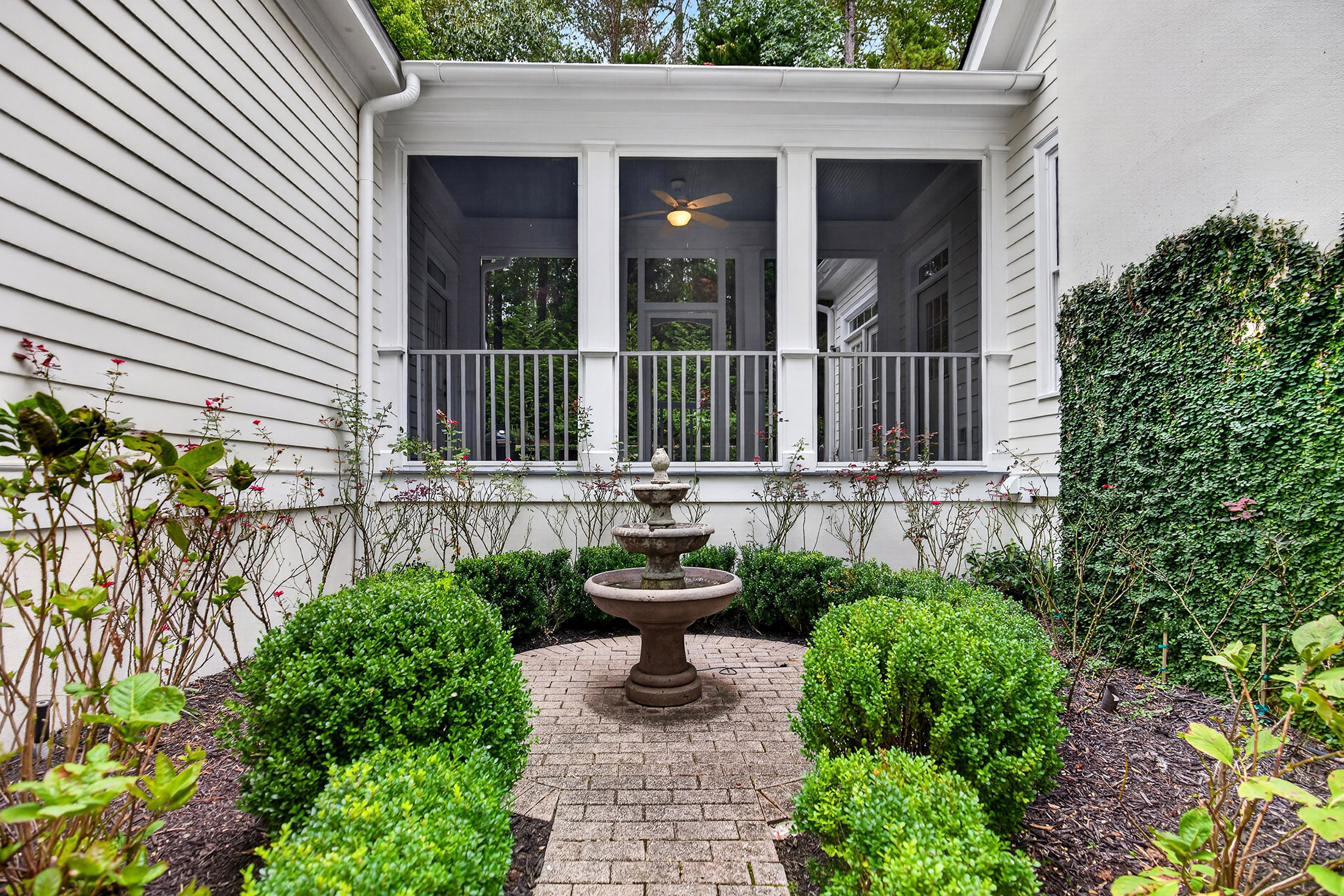  Lovely Home on Large Parkside Estate Lot in Beautiful North Cove - 物件實景