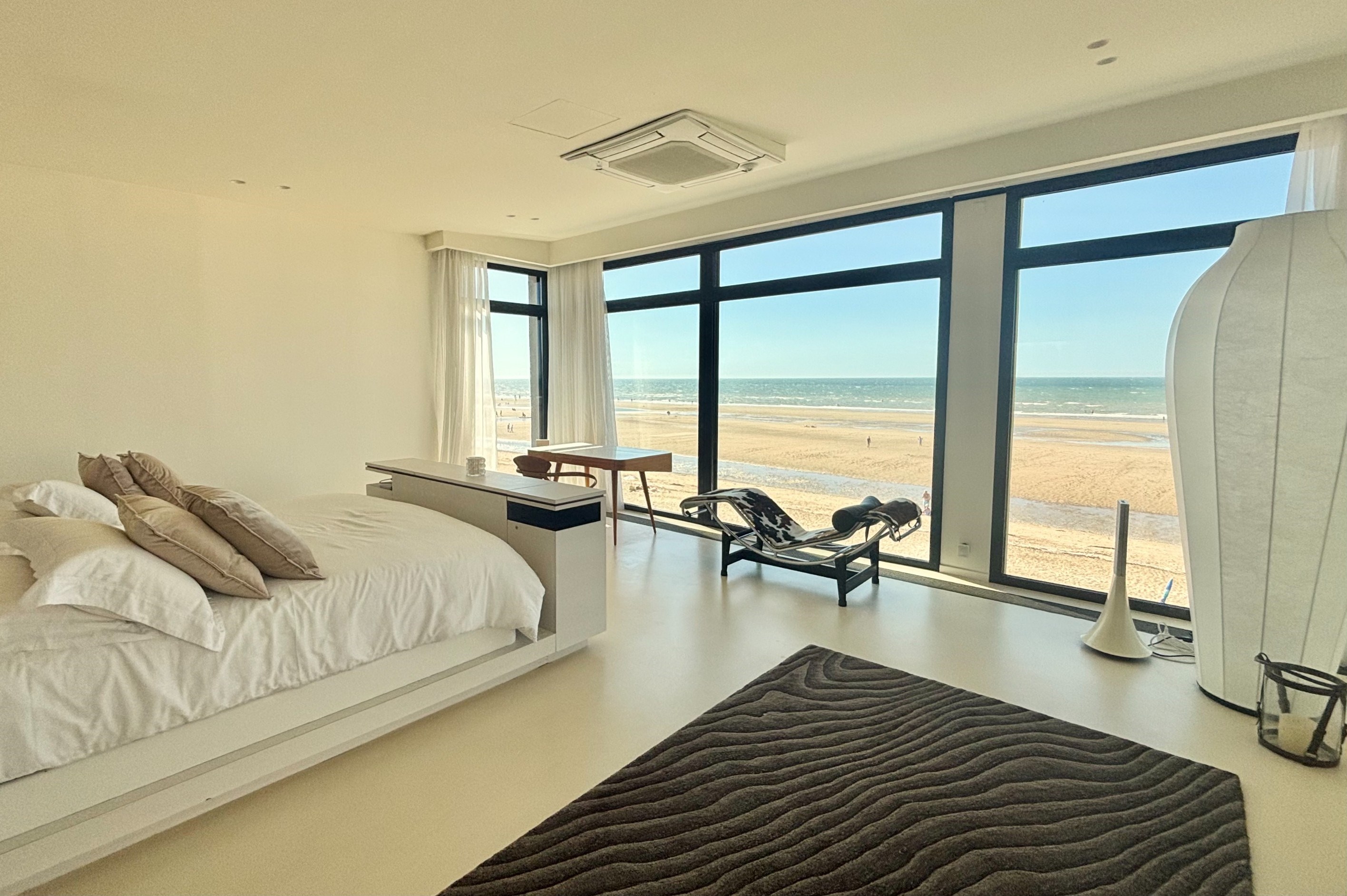  Normandy, Côte Fleurie, Exceptional architect-designed villa - Direct beach acc… - 物件實景