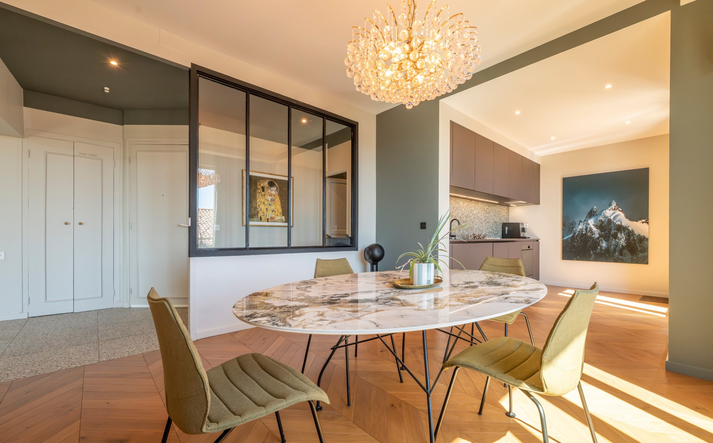  For sale : Renovated 130 sqm Art Deco Apartment on the Top Floor – Porto-Vecchio - 物件實景