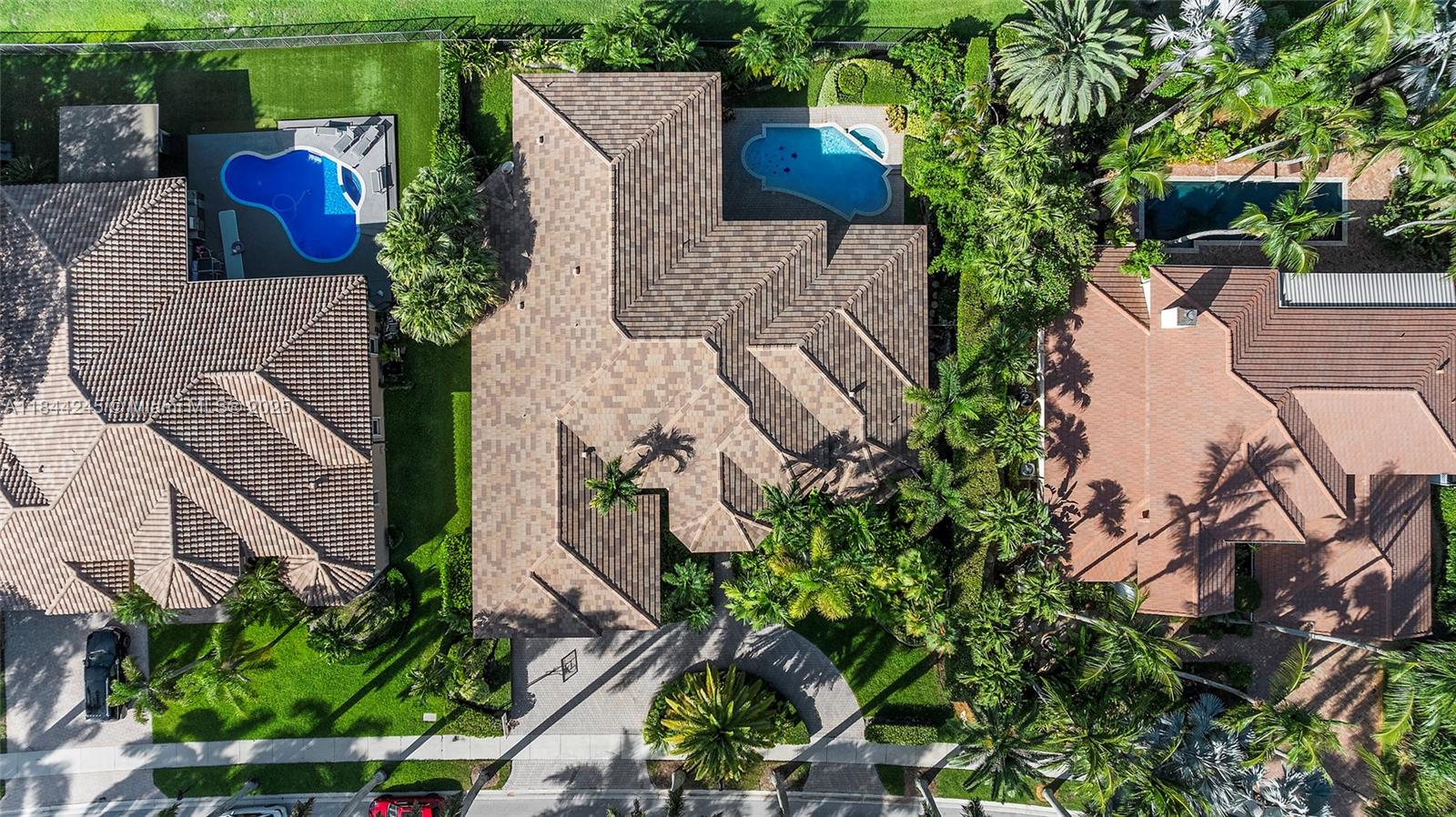 Weston, Florida, 33327, United States, 5 Bedrooms Bedrooms, ,4 BathroomsBathrooms,Residential,For Sale,1901974