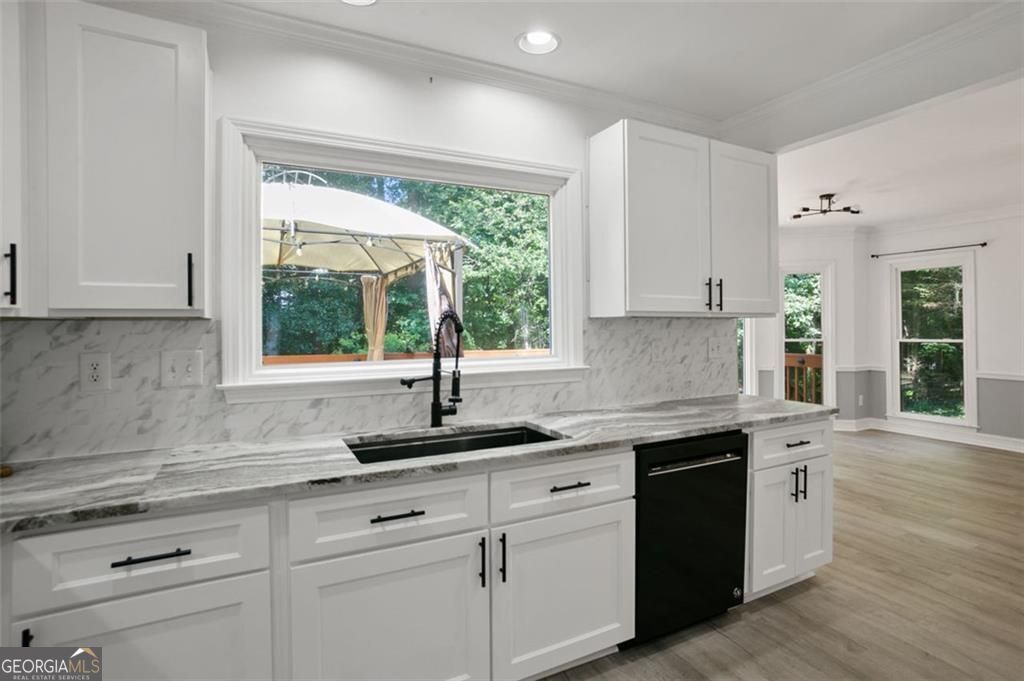 Acworth, Georgia, 30101, United States, 5 Bedrooms Bedrooms, ,4 BathroomsBathrooms,Residential,For Sale,1959497