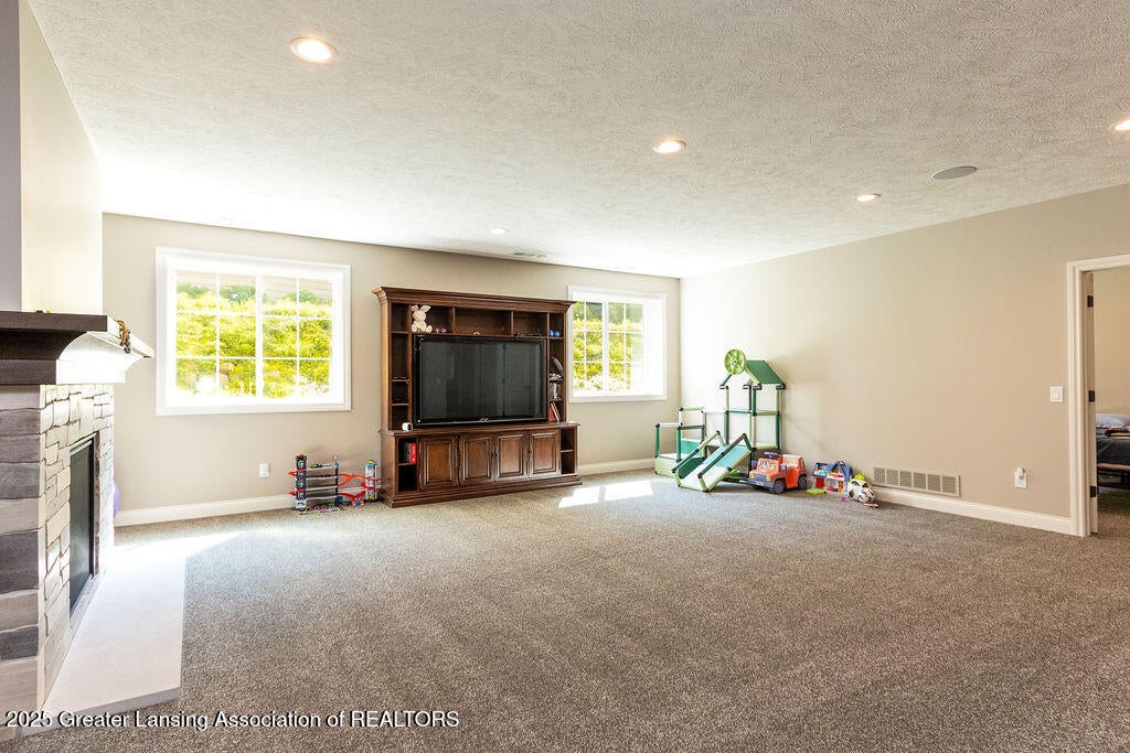 East Lansing, Michigan, 48823, United States, 4 Bedrooms Bedrooms, ,3 BathroomsBathrooms,Residential,For Sale,1890270