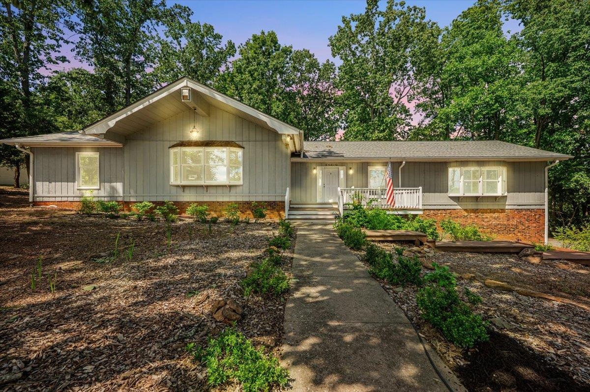 Spartanburg, South Carolina, 29306, United States, 4 Bedrooms Bedrooms, ,3 BathroomsBathrooms,Residential,For Sale,1942883