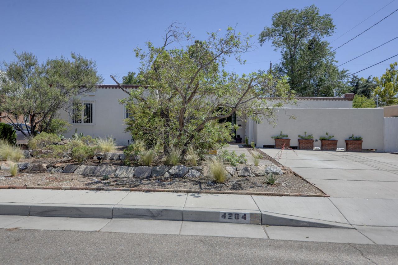 Albuquerque, New Mexico, 87108, United States, 3 Bedrooms Bedrooms, ,4 BathroomsBathrooms,Residential,For Sale,1903433