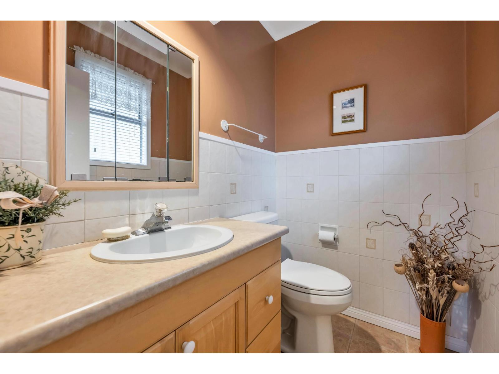 WHITE ROCK, British Columbia, V4B 4T7, CA, 4 Bedrooms Bedrooms, ,2 BathroomsBathrooms,Residential,For Sale,1951469