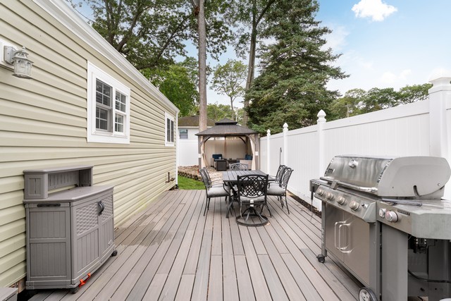 Sound Beach, New York, 11789, United States, 3 Bedrooms Bedrooms, ,2 BathroomsBathrooms,Residential,For Sale,1926183