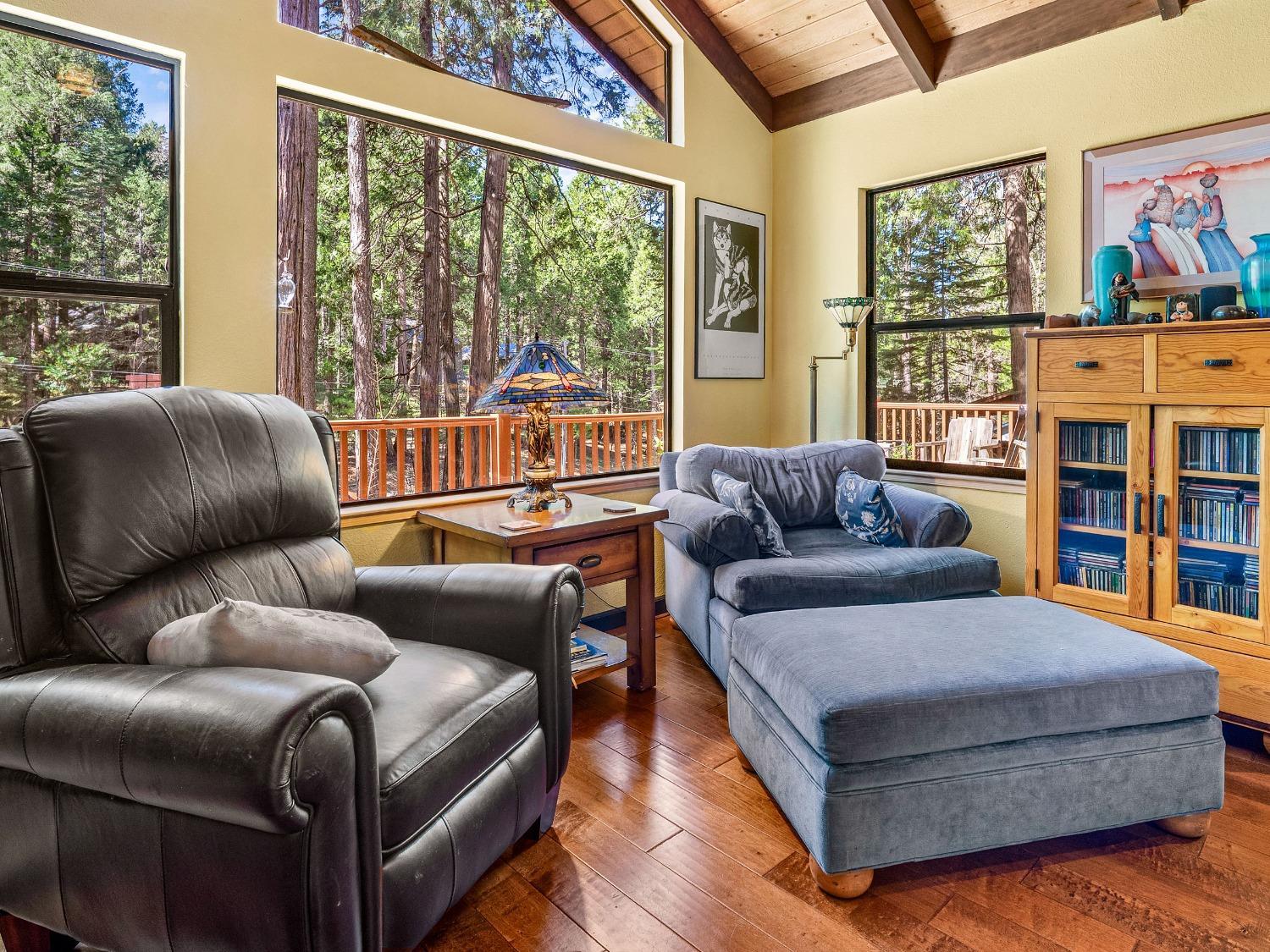 Nevada City, California, 95959, United States, 3 Bedrooms Bedrooms, ,3 BathroomsBathrooms,Residential,For Sale,1945021