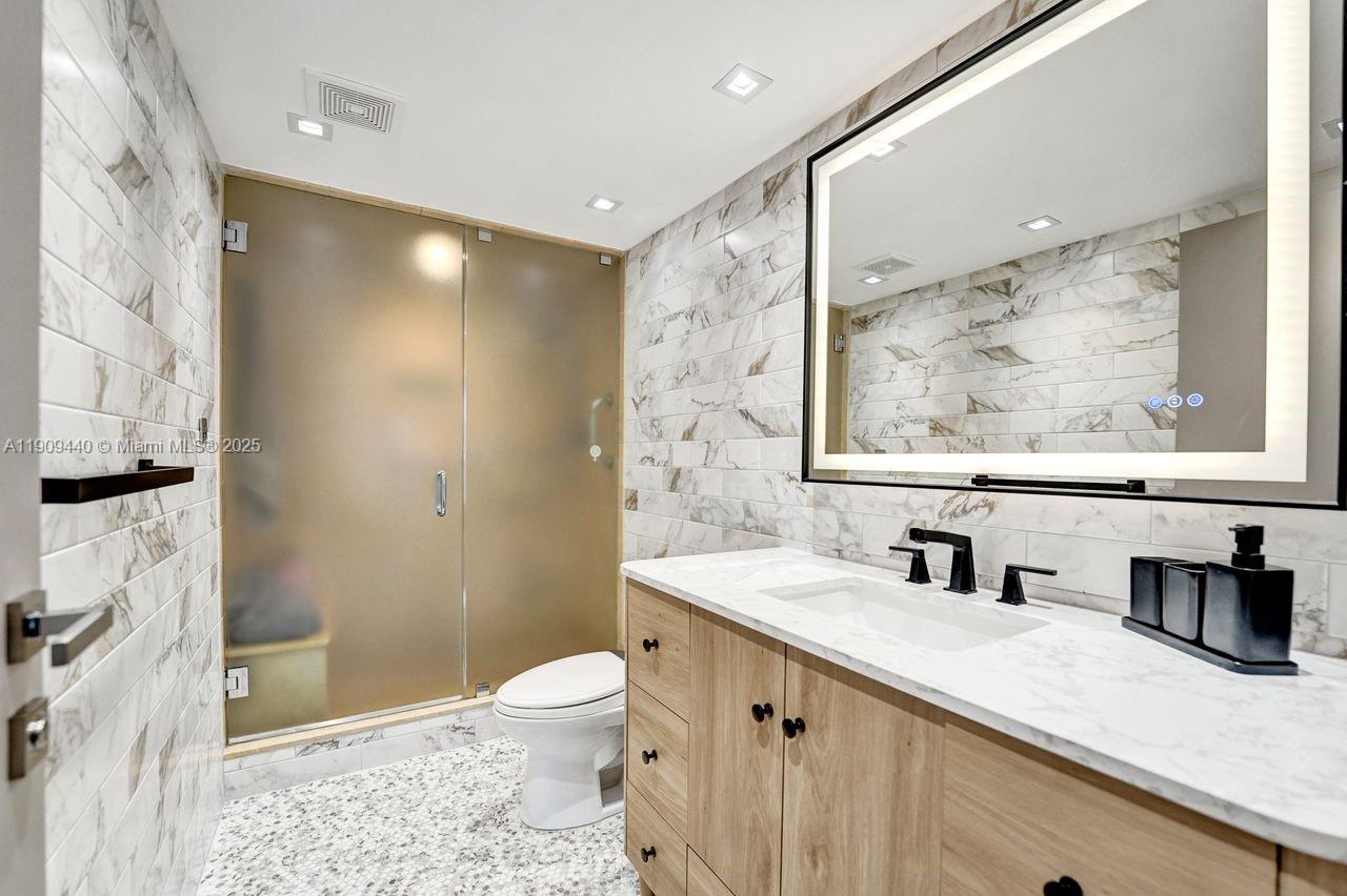 Aventura, Florida, 33180, United States, 4 Bedrooms Bedrooms, ,3 BathroomsBathrooms,Residential,For Sale,1989570