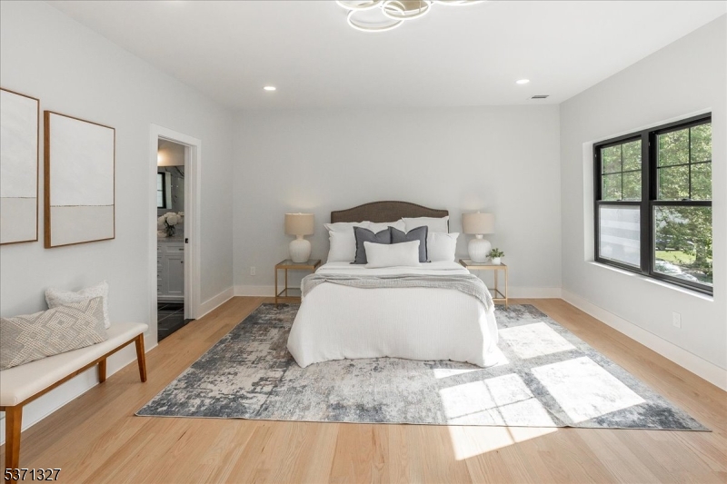 Chatham Boro, New Jersey, 07928, United States, 5 Bedrooms Bedrooms, ,6 BathroomsBathrooms,Residential,For Sale,2002999