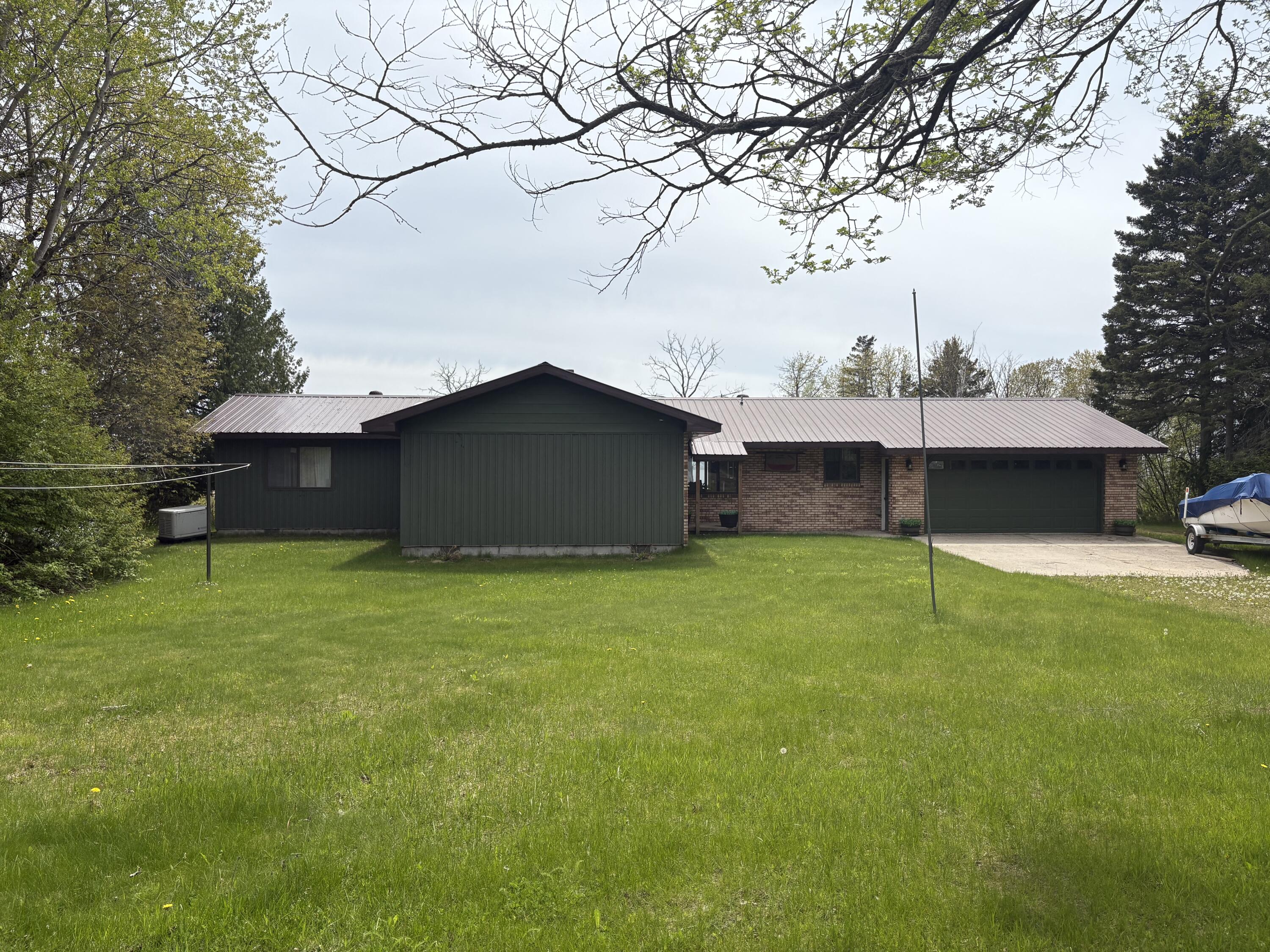 Naubinway, Michigan, 49762, United States, 3 Bedrooms Bedrooms, ,2 BathroomsBathrooms,Residential,For Sale,1840338