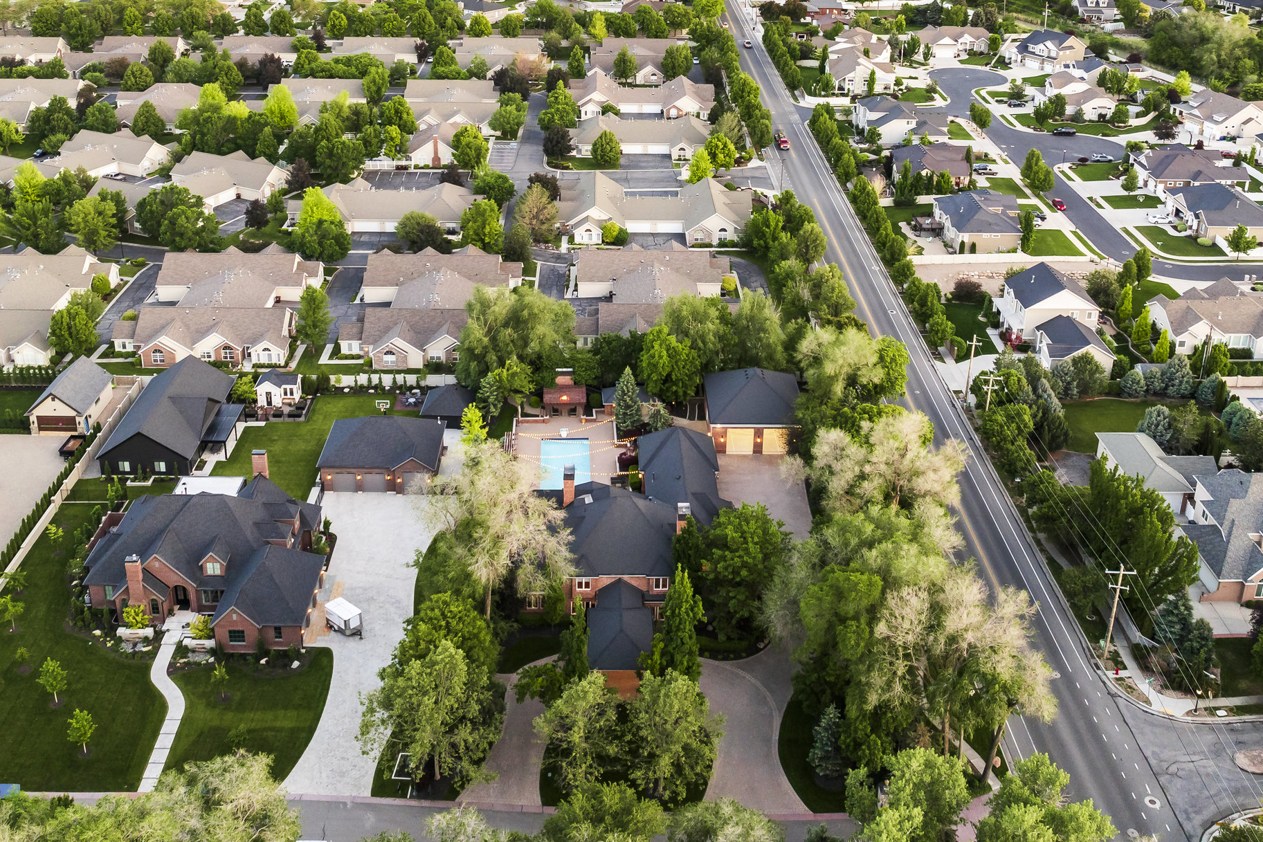  Gated West Jordan 2 Story Estate with 10 Car Garage and Swimming Pool - 物件實景