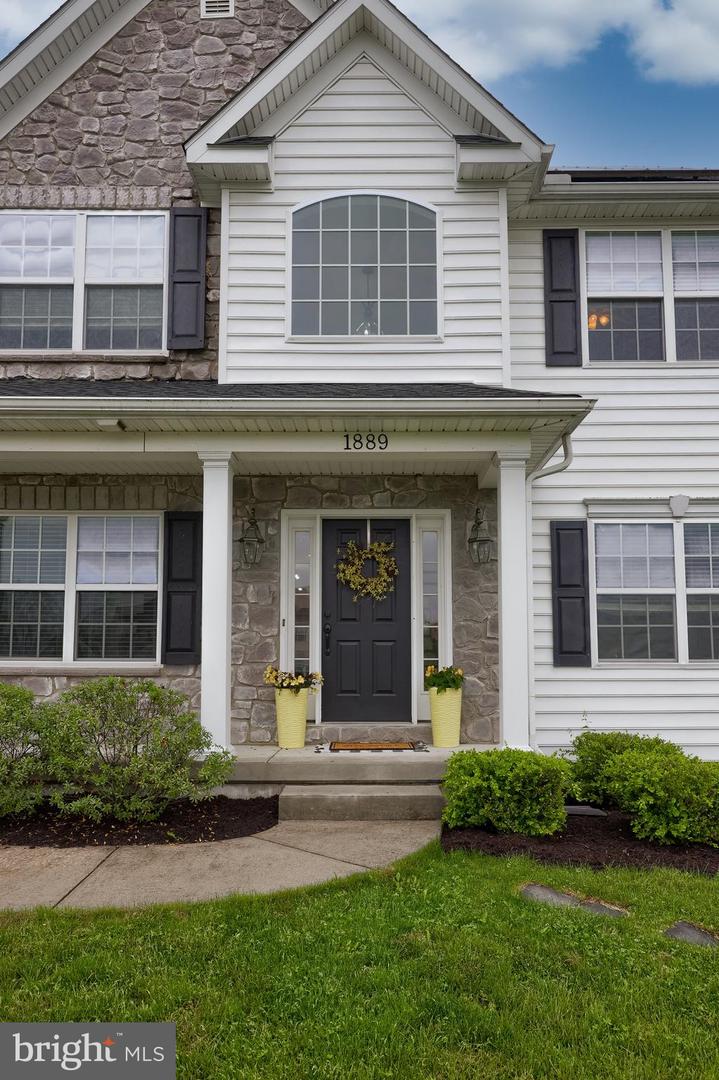 Palmyra, Pennsylvania, 17078, United States, 5 Bedrooms Bedrooms, ,3 BathroomsBathrooms,Residential,For Sale,1827180