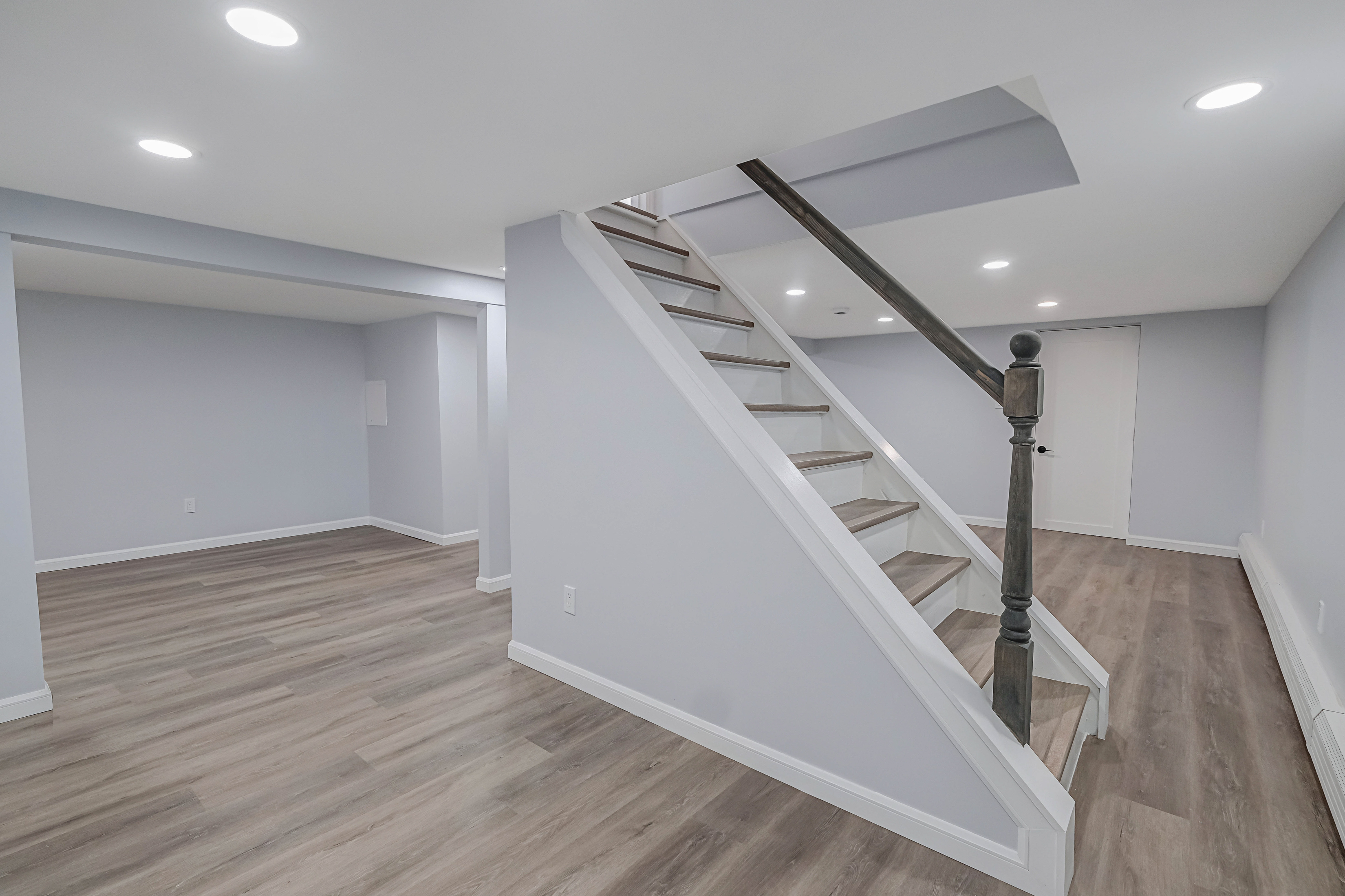 Copiague, New York, 11726, United States, 5 Bedrooms Bedrooms, ,2 BathroomsBathrooms,Residential,For Sale,1923423