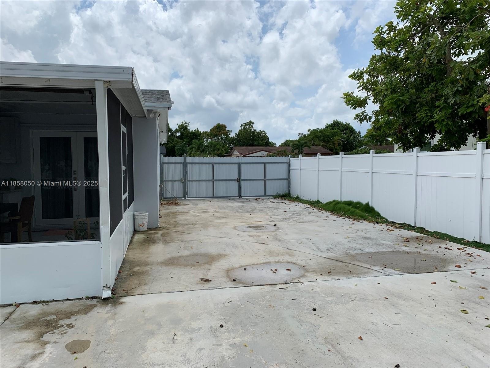 Miami, Florida, 33157, United States, 2 Bedrooms Bedrooms, ,2 BathroomsBathrooms,Residential,For Sale,1916228