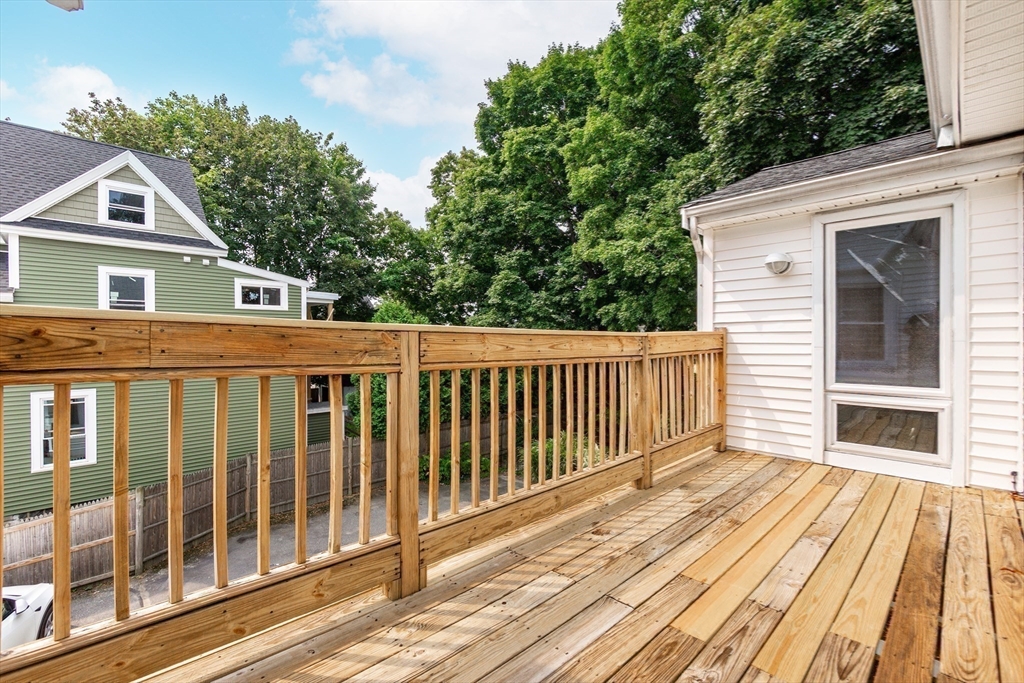 Wakefield, Massachusetts, 01880, United States, 4 Bedrooms Bedrooms, ,2 BathroomsBathrooms,Residential,For Sale,1976836